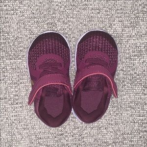 Girl Nike Tennis Shoes